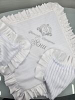 Іменна крижма для хрещення Яни біла зі срібною вишивкою, мереживом та рюшами, крижма для немовляти