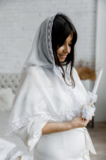 Палантин  з білим лляним мереживом