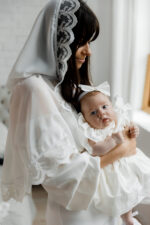 Палантин з молочним ажурним мереживом  